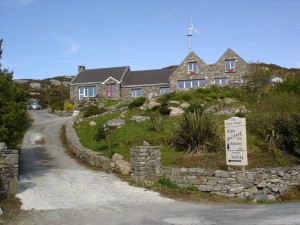 alan-gaillard-irish-pottery-connemara-stoneware-studio-from-road-showing-turbine