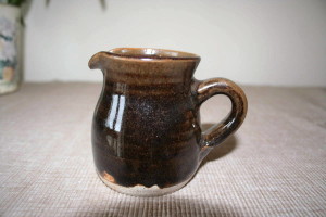 Alan-gaillard-irish-pottery-connemara-stoneware-small-jug-tenmoku