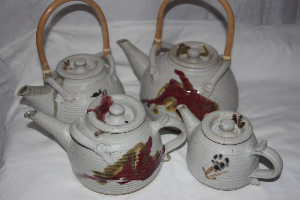 alan-gaillard-irish-pottery-connemara-stoneware-teapots