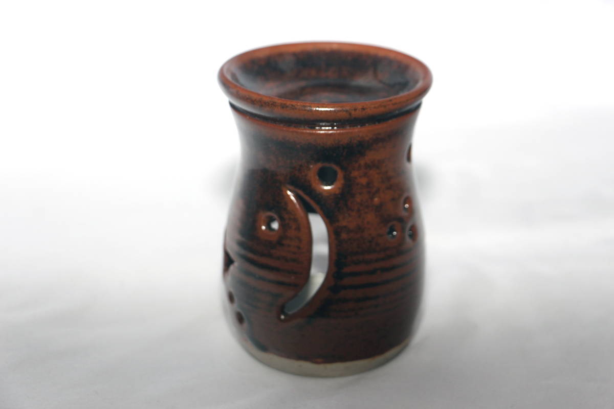 alan-gaillard-irish-pottery-connemara-stoneware-Scented-oil-heater-lamp