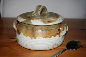 alan-gaillard-irish-pottery-connemara-stoneware-large-4lt-casserole